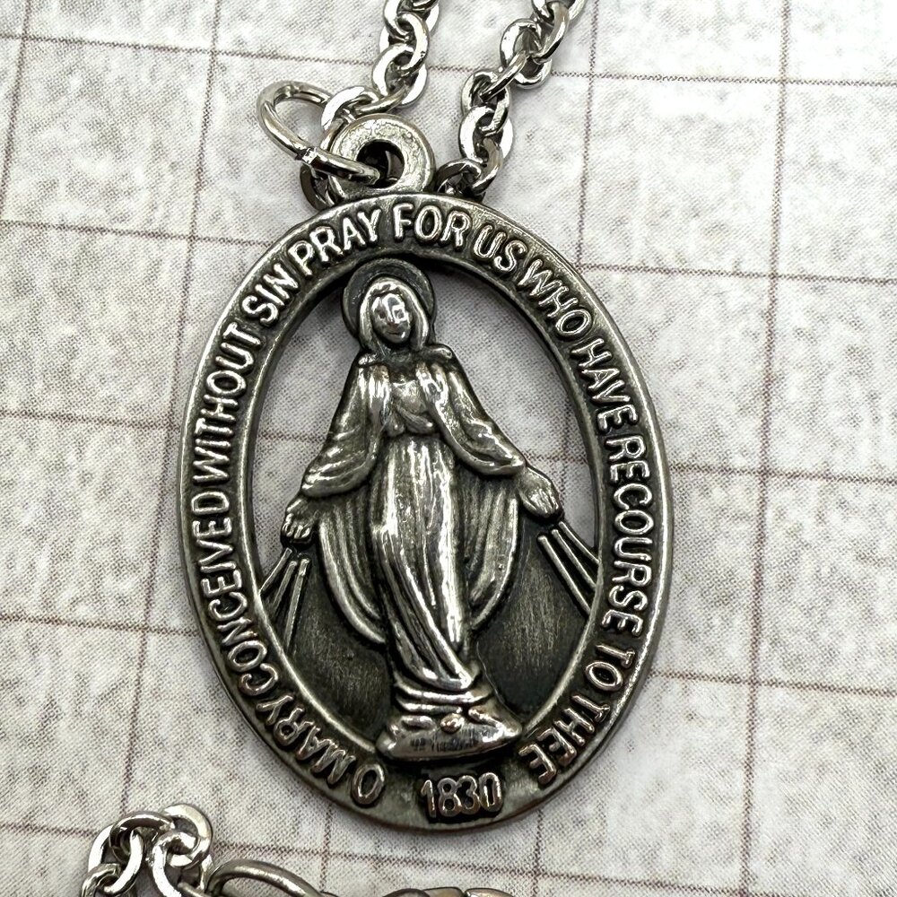 Vintage Virgin Mary Miraculous Medal Charm Pendant Necklace Catholic With Chain